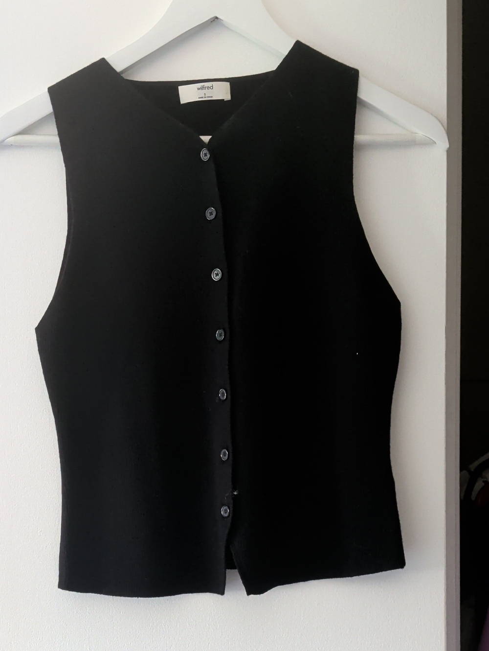 Wilfred Black Sleeveless Button-Front Knit Top